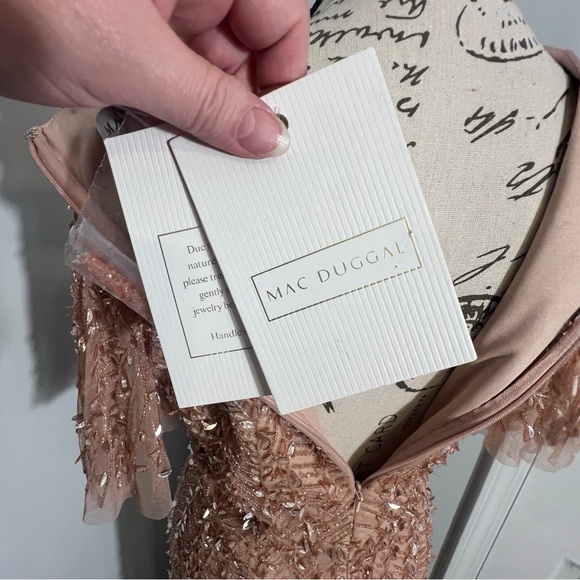 Mac Duggal Flutter Short Sleeve Surplice V-Neck Beaded Sheath Gown. Size 6 NWT - Picture 11 of 11